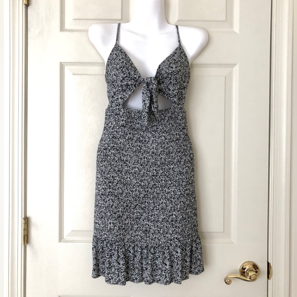 Acoa Tie Front Cut Out Smocked Bodycon Dress Black & White Print Size Medium
